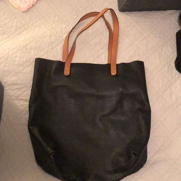 GAP Handbags - Leather gap tote